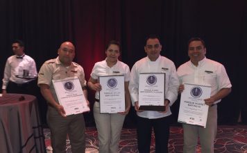 Reciben “Distintivo H” Centros de Consumo de Experiencias Xcaret