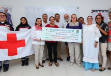 La Familia Experiencias Xcaret Entrega Aportaciones para Ayuda a Damnificados.