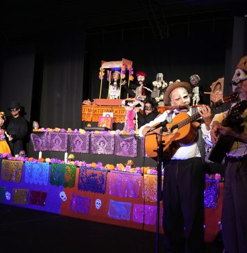 Titiriteando con Marionetas de la Esquina y Fundación Truperías